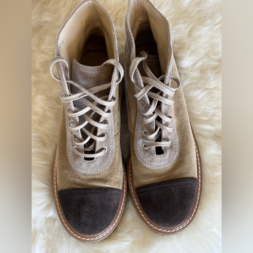 Chanel interlocking logo suede lace up boots. - Picture 8 of 8
